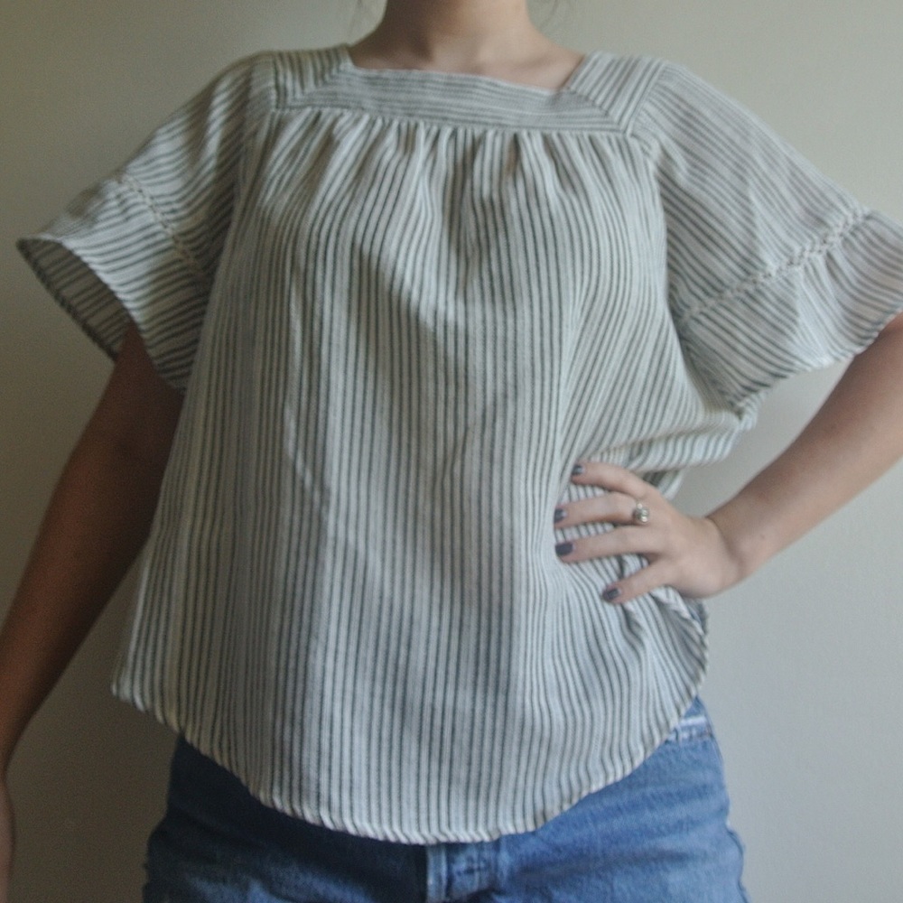 Universal Thread Striped Top - Picture 2 of 3